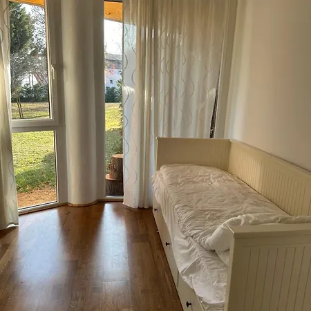 Beachfront With Garden In Appartement